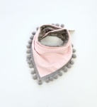 Chusta róż z pomponami