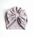 Turban groszki na szarym 