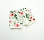 Spodenki kwiaty w ogrodzie