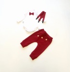 Komplet bordo z guziczkami  - baggy i body z muchą oraz szelki  