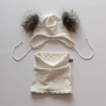 Komplet ecru i  pompony srebrny lis - czapka i komin  