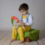 Komplet musztarda - baggy i body z muchą jeans oraz szelki