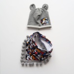 Mickey photograph set - melange cap and  neckerchief with pom-poms