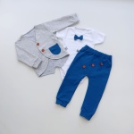 Komplet szarości i chaber z guziczkami - frak, body krótki rękaw i baggy