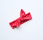 Opaska groszki na czerwonym