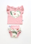 Komplet kwiaty w ogrodzie i róż kwarcowy - koszulka i bloomersy z falbanką  