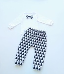Black-white triangles set