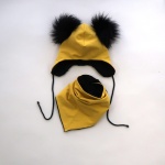 Komplet musztarda  i  czarne pompony -  czapka i chusta