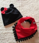 Komplet z kokardką na boku czerń i czerwień - czapka i chusta  