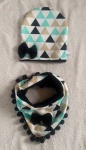 Triangles neckerchief with pom-poms