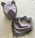 Komplet z uszami groszki i szarości  -  czapka i chusta 