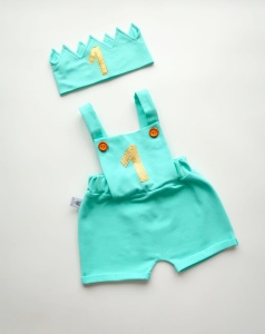 Komplet na roczek - ogrodniczki i korona