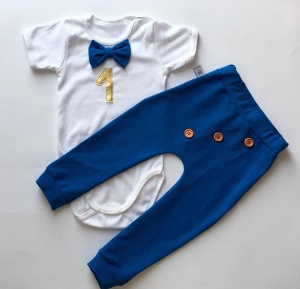 Komplet chaber z guziczkami na roczek - baggy i body z muchą 