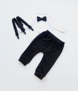 Komplet czerń  - baggy i body z muchą oraz szelki  