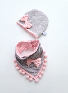 Komplet groszki i róż  -  czapka i chusta  