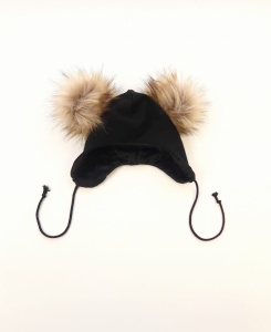 Czapka wiązana czerń i  beżowe pompony