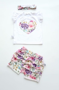 Komplet letnie kwiaty - koszulka, spodenki z falbankami i opaska  