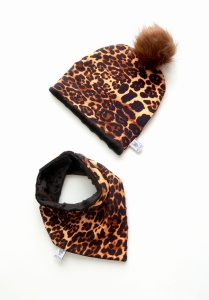 Komplet panterka brąz z brązowym pomponem -  czapka i chusta    