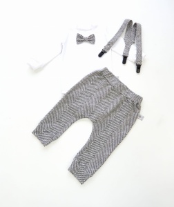 Komplet jodełka  - baggy i body z muchą oraz szelki  