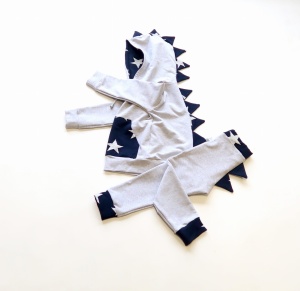 Komplet Dino z gwiazdami - bluza z kapturem i baggy 