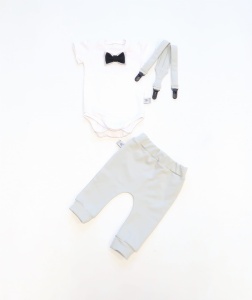 Komplet popiel - baggy i body z muchą oraz szelki 