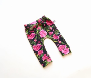 Roses leggins (1) (1) (1) (1)