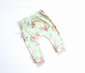 Legginsy kwiaty na mięcie