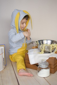 Bluza króliczek szary z musztardą