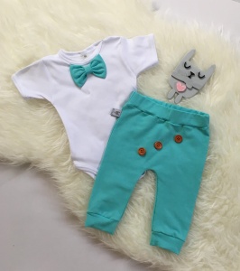 Komplet aqua z guziczkami - baggy i body z muchą   