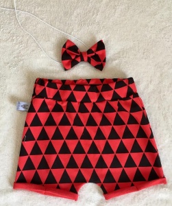 Black-red triangles set - shorts and bowtie