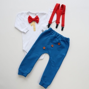 Komplet chaber i czerwień na roczek - baggy i body z muchą  oraz szelki