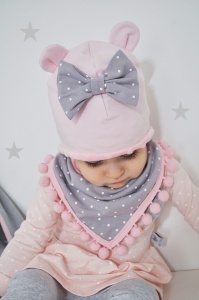 Czapka róż i groszki  z uszami 