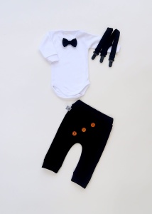 Komplet czerń z guziczkami  - baggy i body z muchą oraz szelki 
