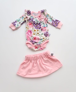 Komplet letnie kwiaty z falbanką i róż - body i spódniczka