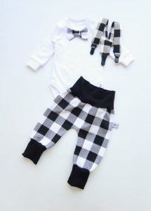 Komplet krata czarna - bezuciskowe baggy, body  z muchą i szelki 