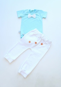 Komplet biel z guziczkami - body i baggy