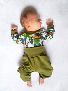 Komplet pandy na bambusach i khaki - baggy bezuciskowe i body   