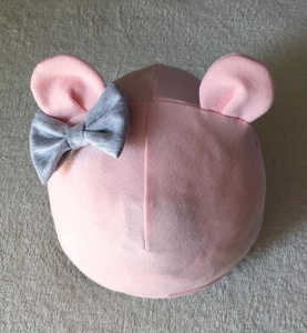 Cap with ears and bow