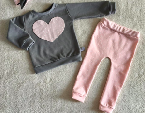 Komplet groszki na różu - bluza+legginsy