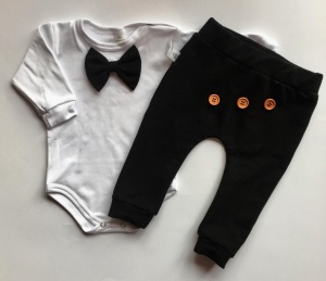 Komplet czerń z guziczkami - baggy i body