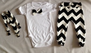 Black-white zigzag set