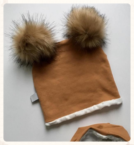 Czapka brąz i beżowe pompony 