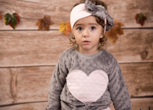 Bluza szare minky z sercem w różowe groszki