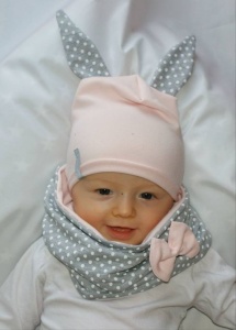 Spots  chimney scarf with pink bow