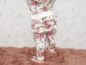 Legginsy bukieciki róż z falbankami 