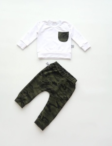 Moro on white set  -  trousers + blouse