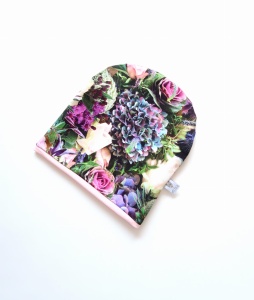 Hummingbird cap with pink (1)