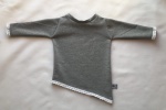 Blouse with lace extended