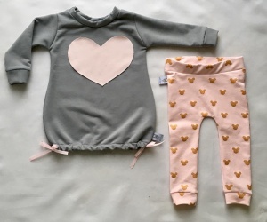 Knotted dress with heart and leggins