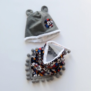Mickey photograph set - melange cap and  neckerchief with pom-poms (1)